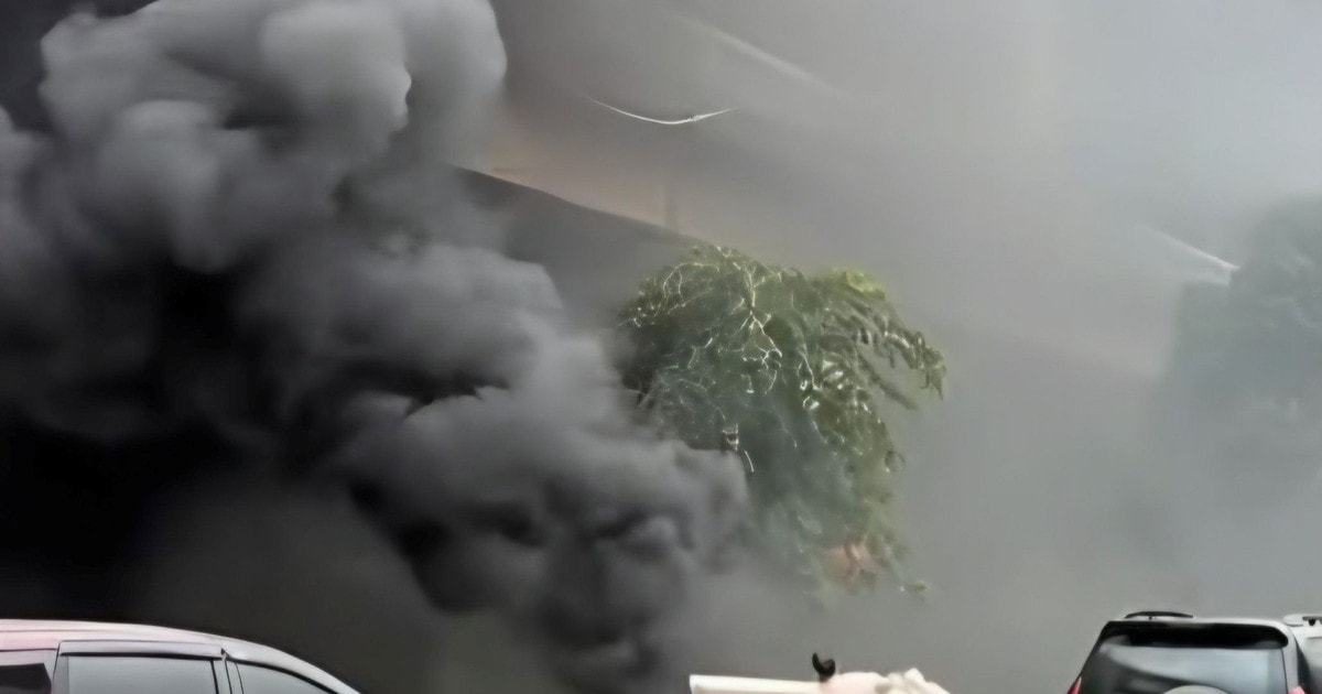 Xử phạt người đàn ông đốt rác gây khói mù mịt cầu Thăng Long bị xử phạt