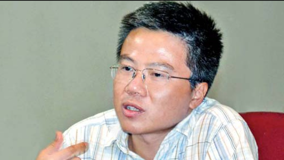 Người Việt Nam đầu tiên giành giải 'Nobel Toán học', 33 tuổi đã được phong hàm Giáo sư, có mẹ là PGS ngành dược, bố là GS.Tiến sĩ khoa học hàng đầu