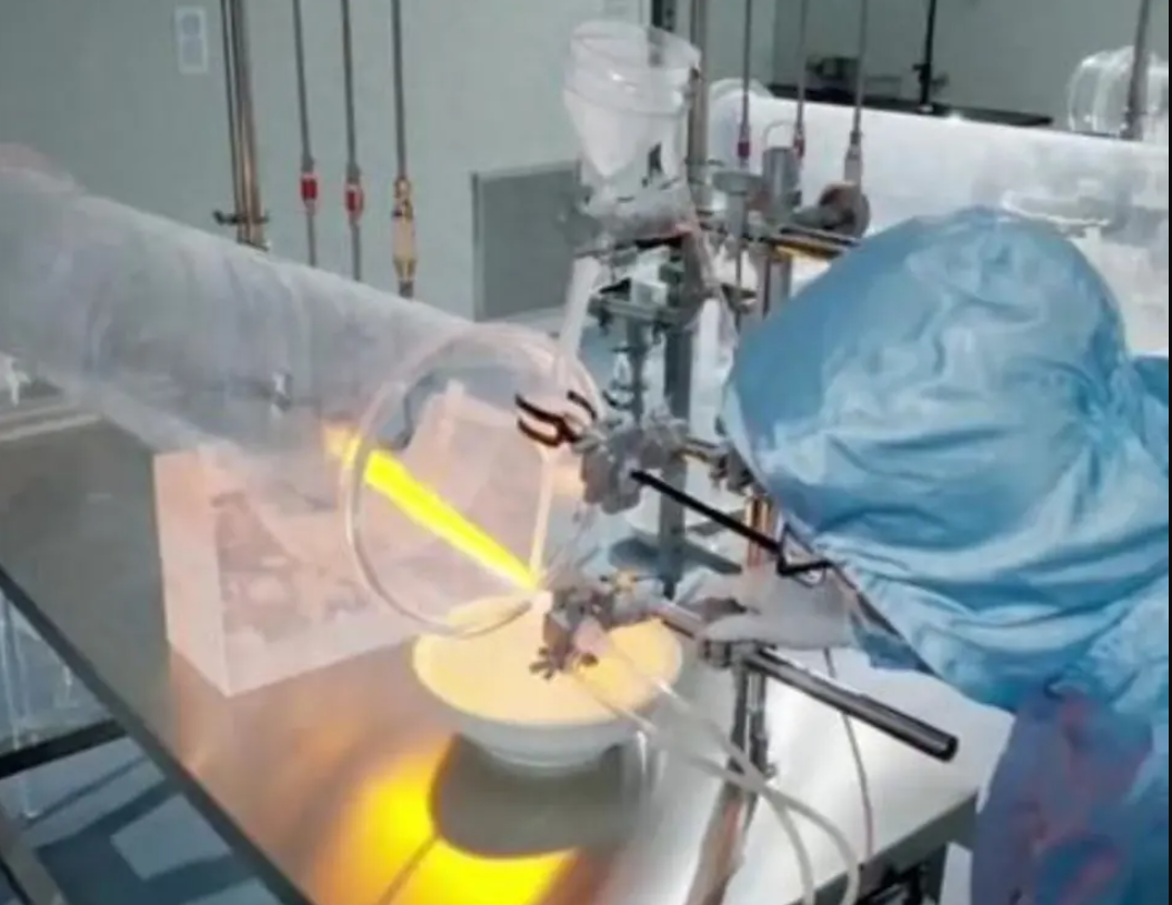 Chưa từng có trong lịch sử, láng giềng Việt Nam phát minh ra loại pin 'bất tử' dùng nửa thế kỷ không cạn, tuổi thọ lên đến hàng nghìn năm