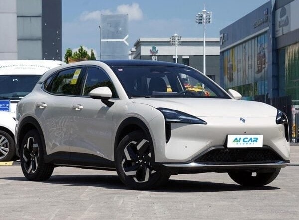 'Đặt lên bàn cân' với Mazda CX-5, mẫu SUV âm thầm đến Việt Nam giá chỉ 381 triệu: Thiết kế tựa Porsche, bản hybrid còn ‘rẻ như cho’