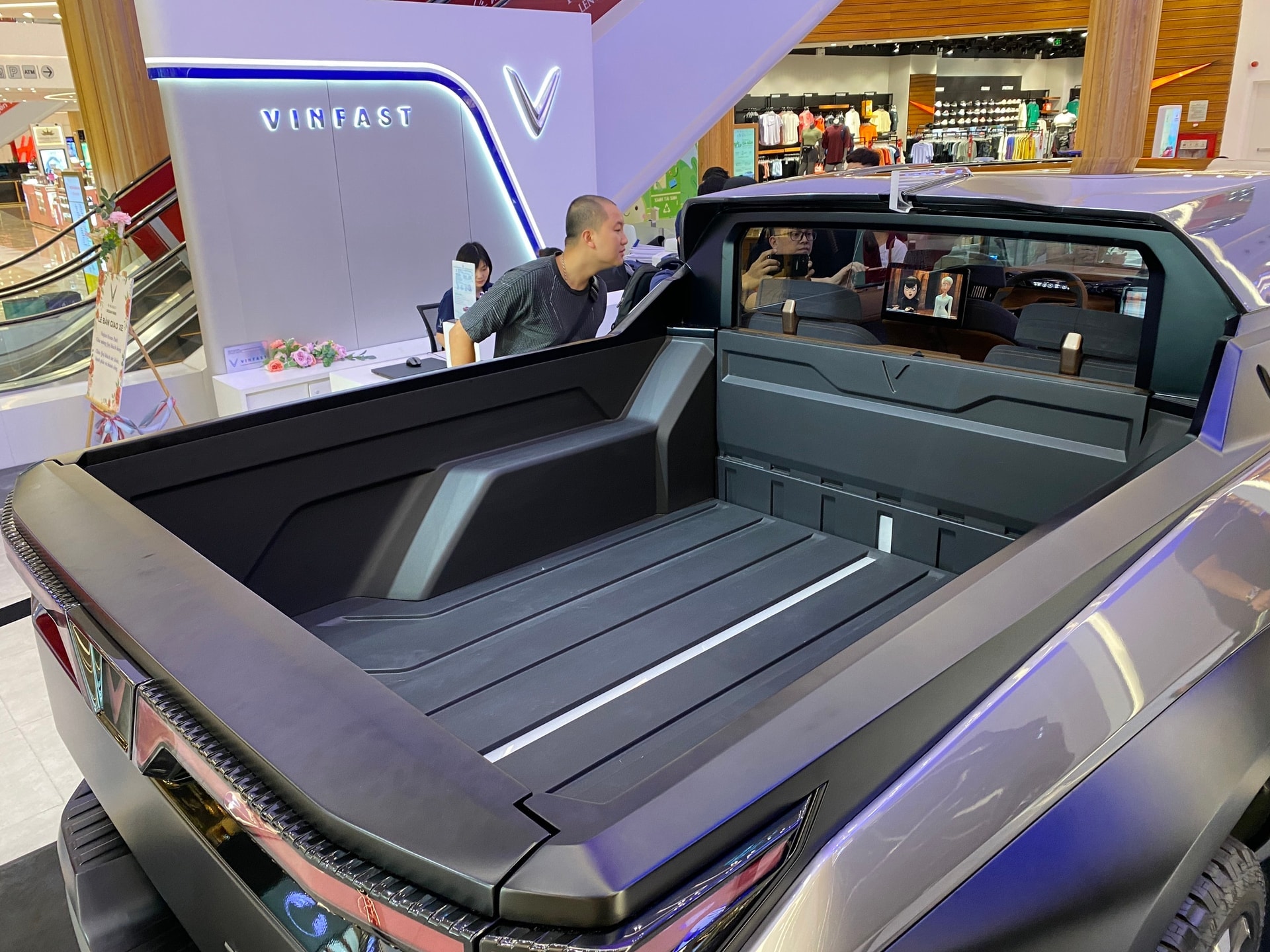 ban-tai-vinfast-ra-mat-cuoi-nam-3.jpg