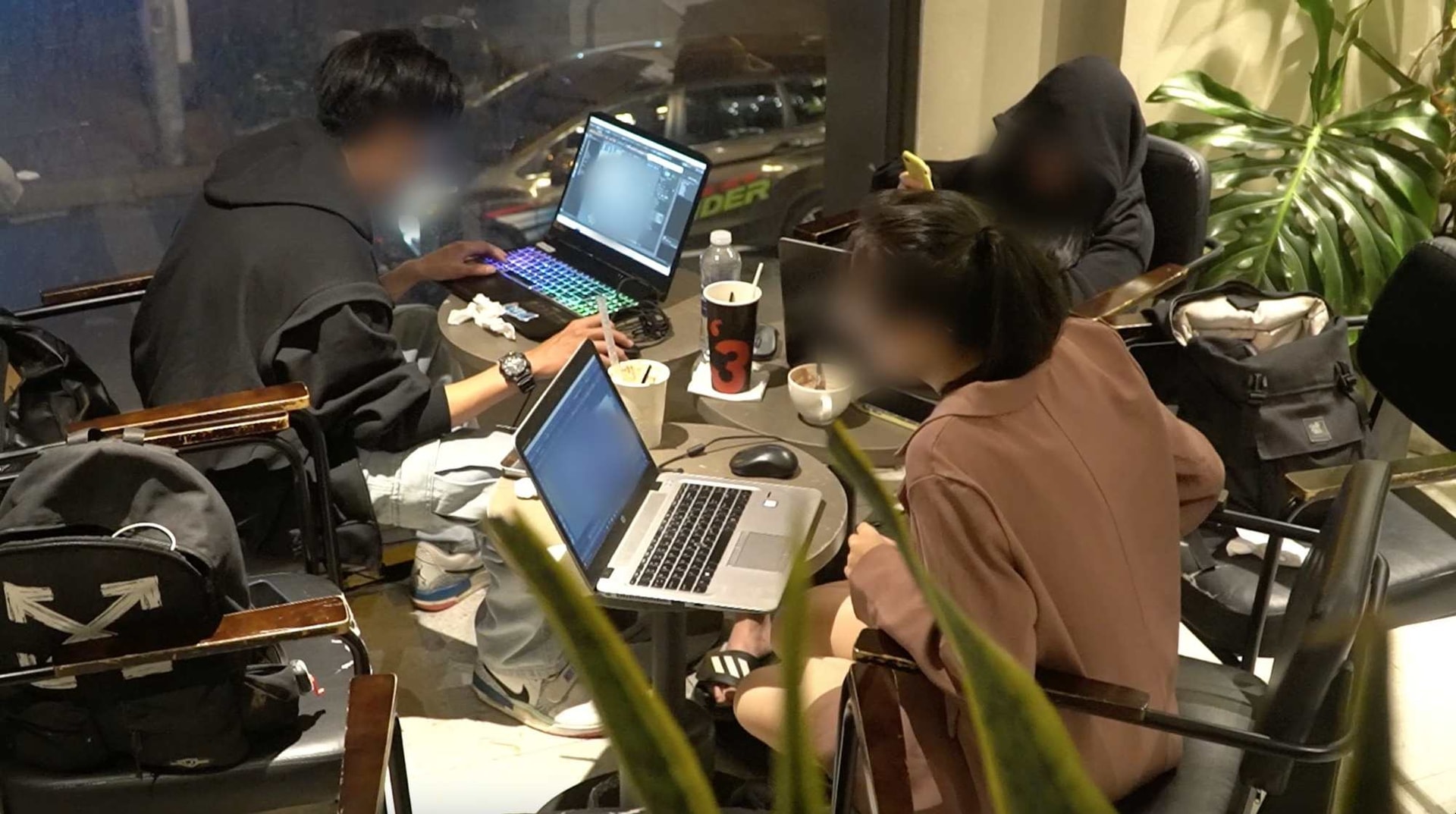 Quán cafe gây chú ý bởi câu chuyện khách mua ly nước ngồi 10 tiếng, tạm đóng cửa - Ảnh 1.