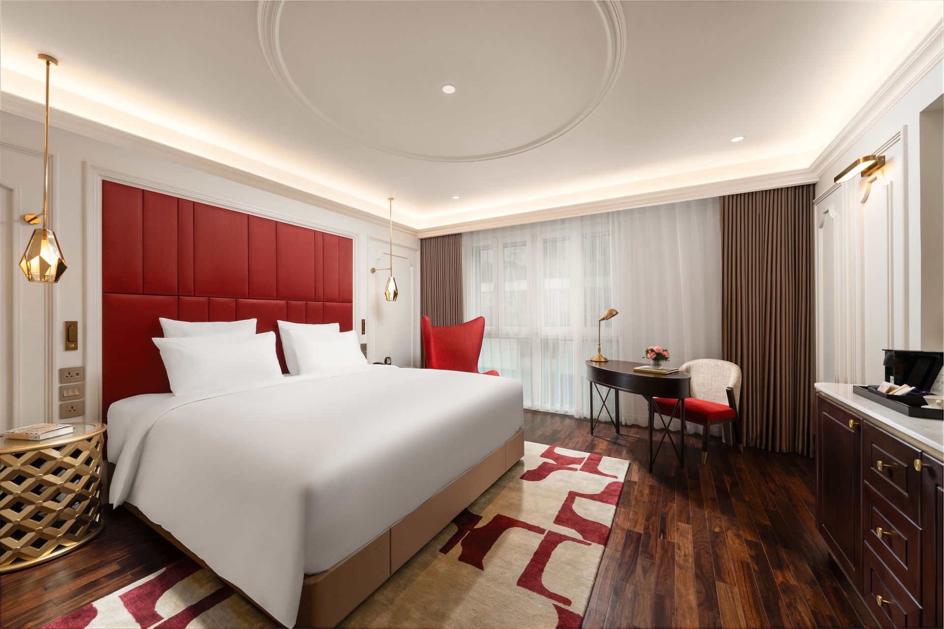 Hà Nội có 'Nhà hát lớn' thứ 2: Là công trình tiên phong đưa 600m2 pin năng lượng mặt trời trên mái, kiến trúc châu Âu độc đáo- Ảnh 4.
