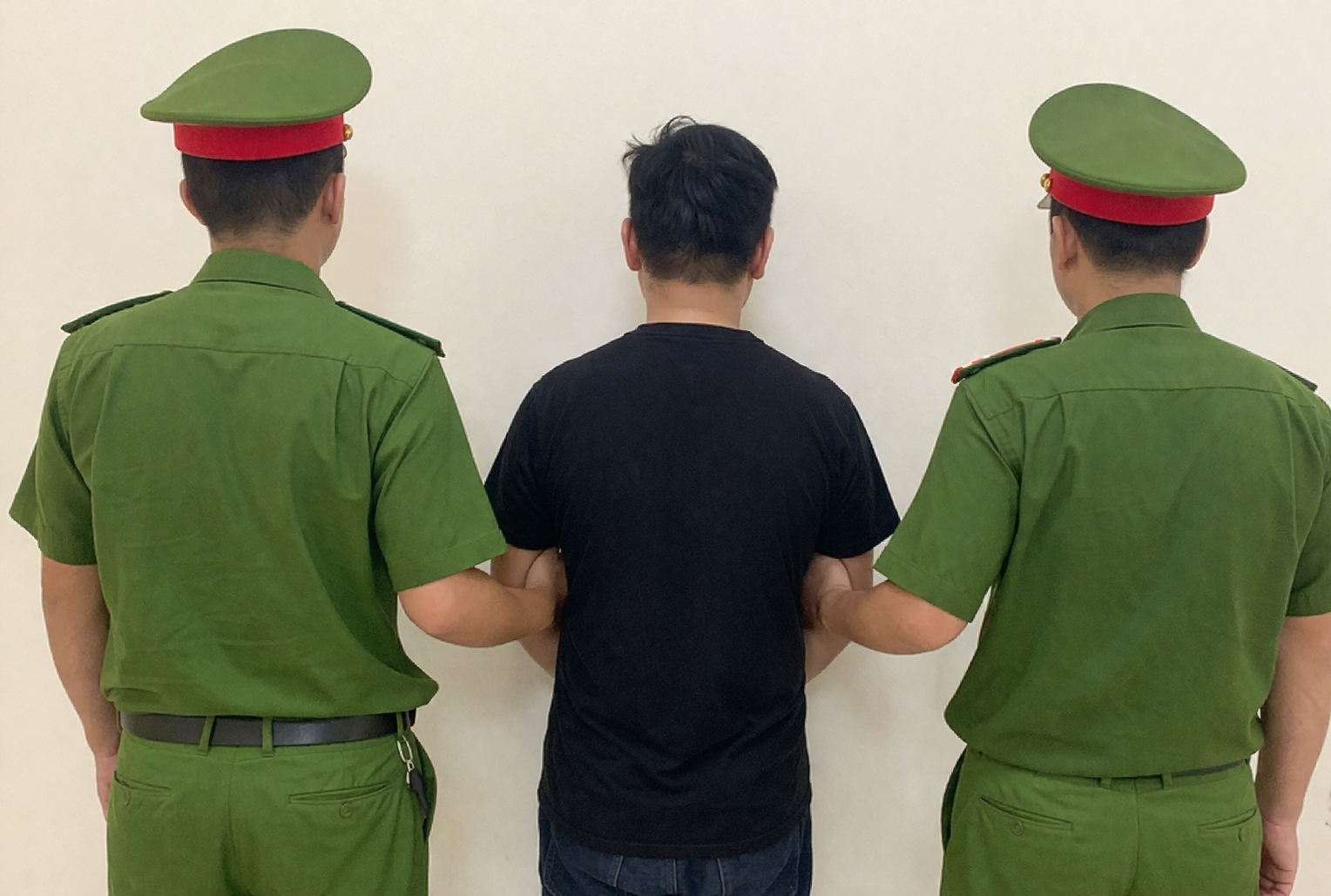 Bắt khẩn cấp Trần Quang Thắng sinh năm 1990