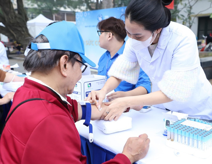kham-suc-khoe-3.jpg
