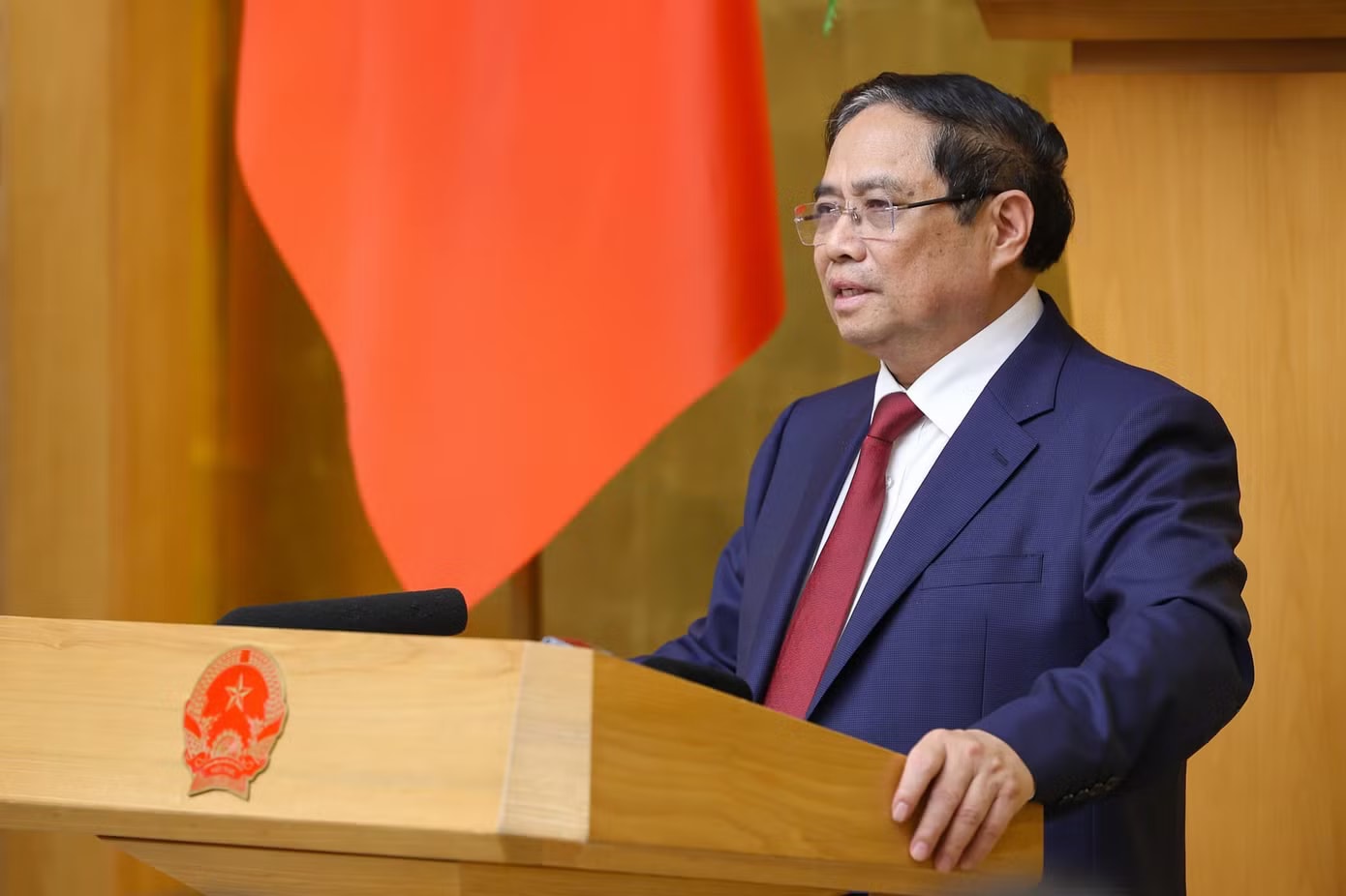 Thủ tướng yêu cầu 'hạ nhiệt' lãi suất ngân hàng - Ảnh 1.