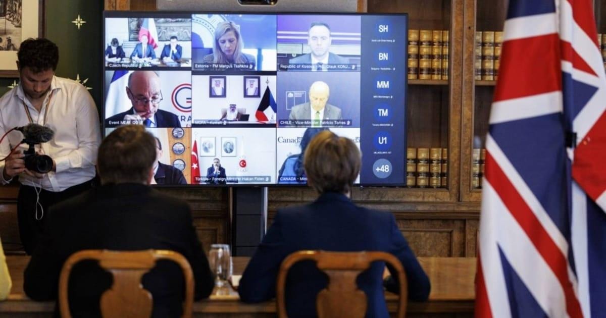 Hơn 40 quốc gia họp khẩn bàn 'kế hoạch B' để mở lại Hormuz, chuẩn bị cho kịch bản ông Trump rút lui