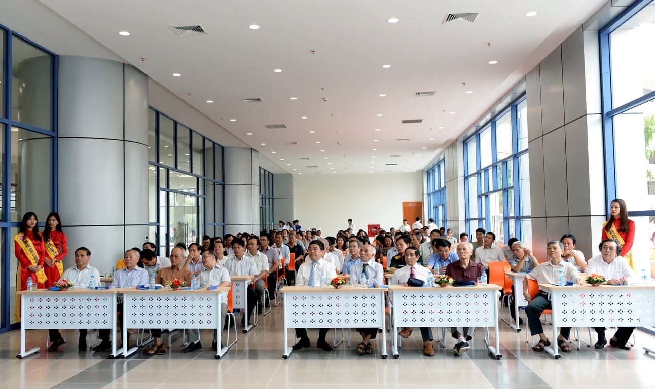 Phải có bằng tiến sĩ - yêu cầu bắt buộc đối với hiệu trưởng, phó hiệu trưởng tại các cơ sở giáo dục đại học