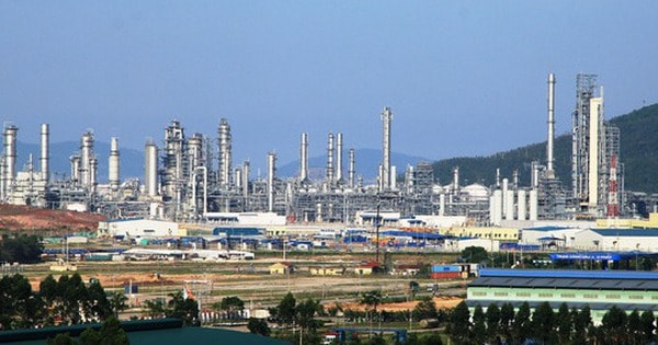 Nhà máy lọc dầu lớn nhất Việt Nam: 'Trái tim năng lượng', gánh gần 40% nguồn cung xăng dầu quốc gia