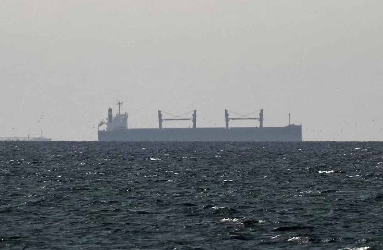 Khu vực eo biển Hormuz. (Ảnh: Reuters) Iran sẽ không buông ‘con bài’ mạnh hơn vũ khí hạt nhân - Ảnh 1.