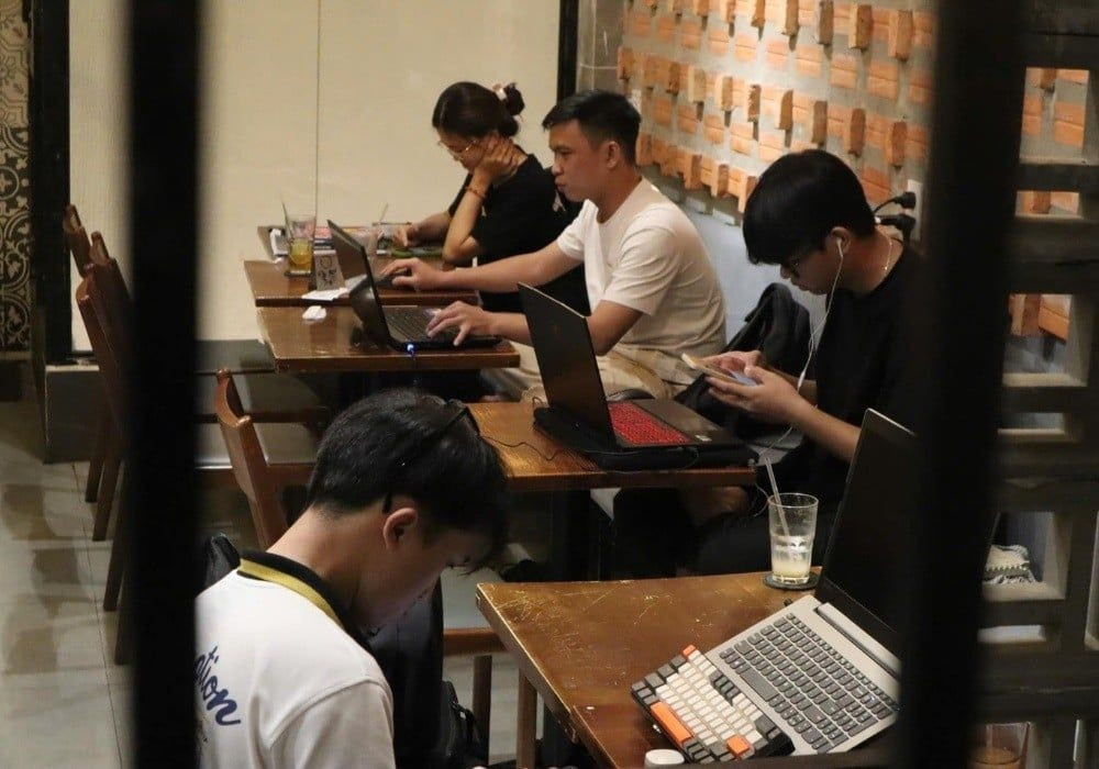 quan-cafe-ngoi-lam-viec-ca-ngay-2_ac2c32c10a354ca49006c470c16f00bc_1024x1024.jpg