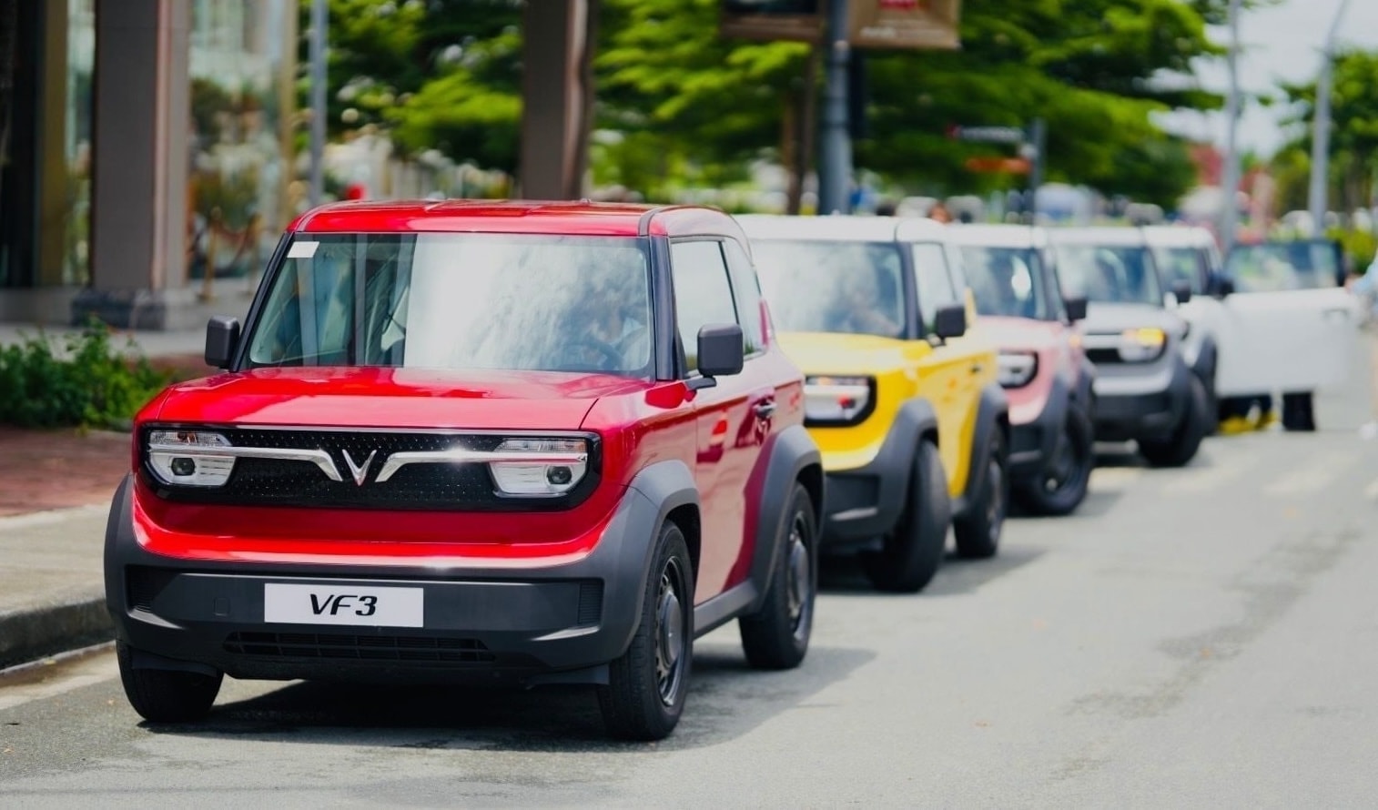 Giá xăng chạm mốc gần 50.000 đồng/1 lít, người tiêu dùng Philippines đã đánh giá thẳng về VinFast VF 3