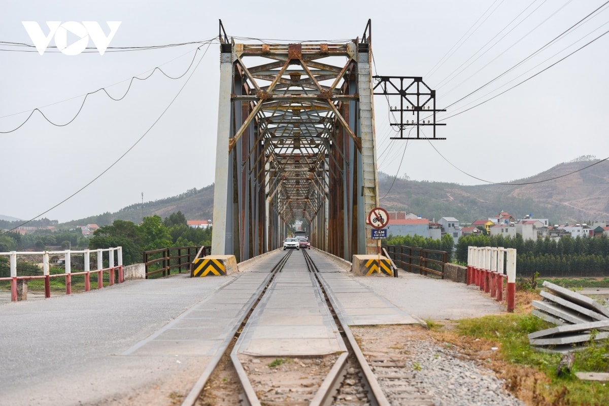 3 tháng nữa, cây cầu duy nhất Việt Nam có đường sắt chung đường bộ sẽ bị dỡ bỏ sau gần 50 năm- Ảnh 1.