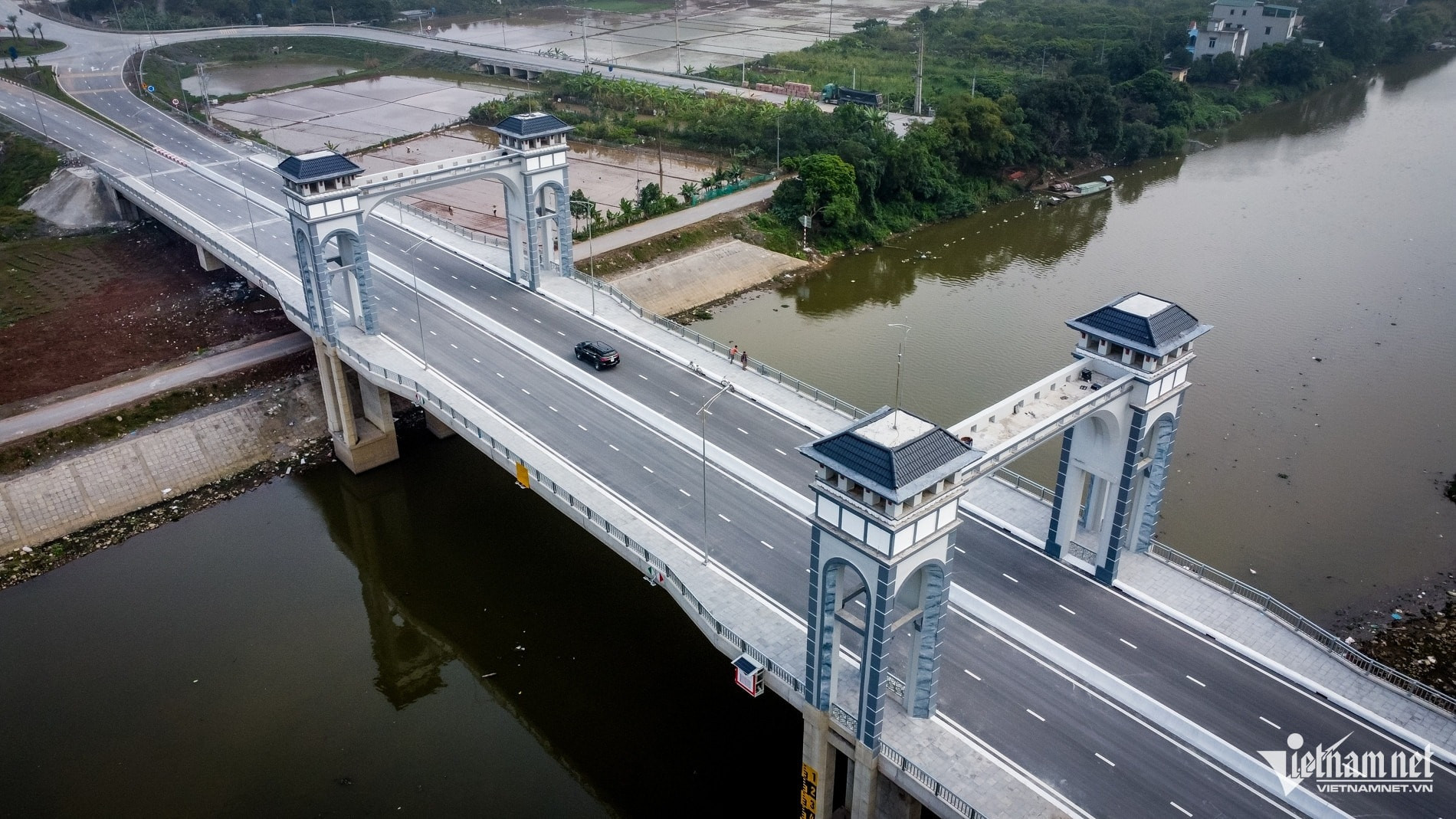 Lần đầu tiên Việt Nam xây dựng cây cầu có tháp vọng cảnh: Kiến trúc đậm chất làng quê Bắc Bộ, nằm trên tuyến đường nghìn tỷ- Ảnh 2. Lần đầu tiên Việt Nam xây dựng cây cầu có tháp vọng cảnh: Kiến trúc đậm chất làng quê Bắc Bộ, nằm trên tuyến đường nghìn tỷ- Ảnh 2.