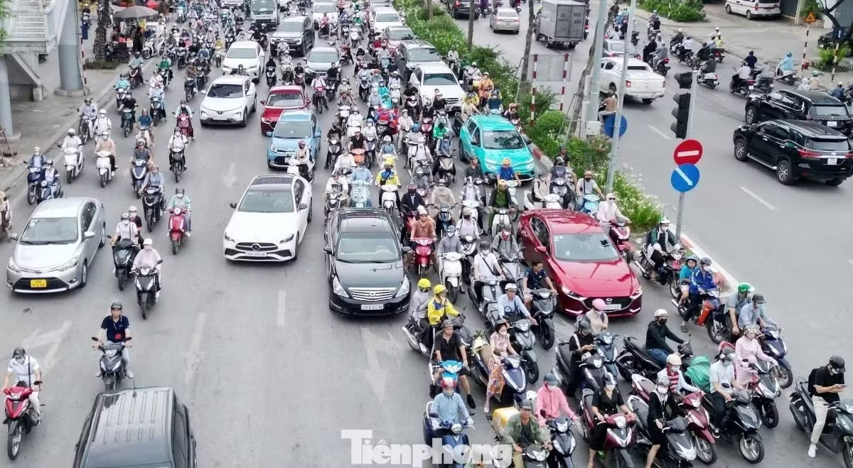 Xe máy lưu thông trong khu vực vành đai 1 Hà Nội. Lưu ý quan trọng khi Hà Nội, TPHCM hạn chế xe máy xăng từ 1/7 - Ảnh 2.