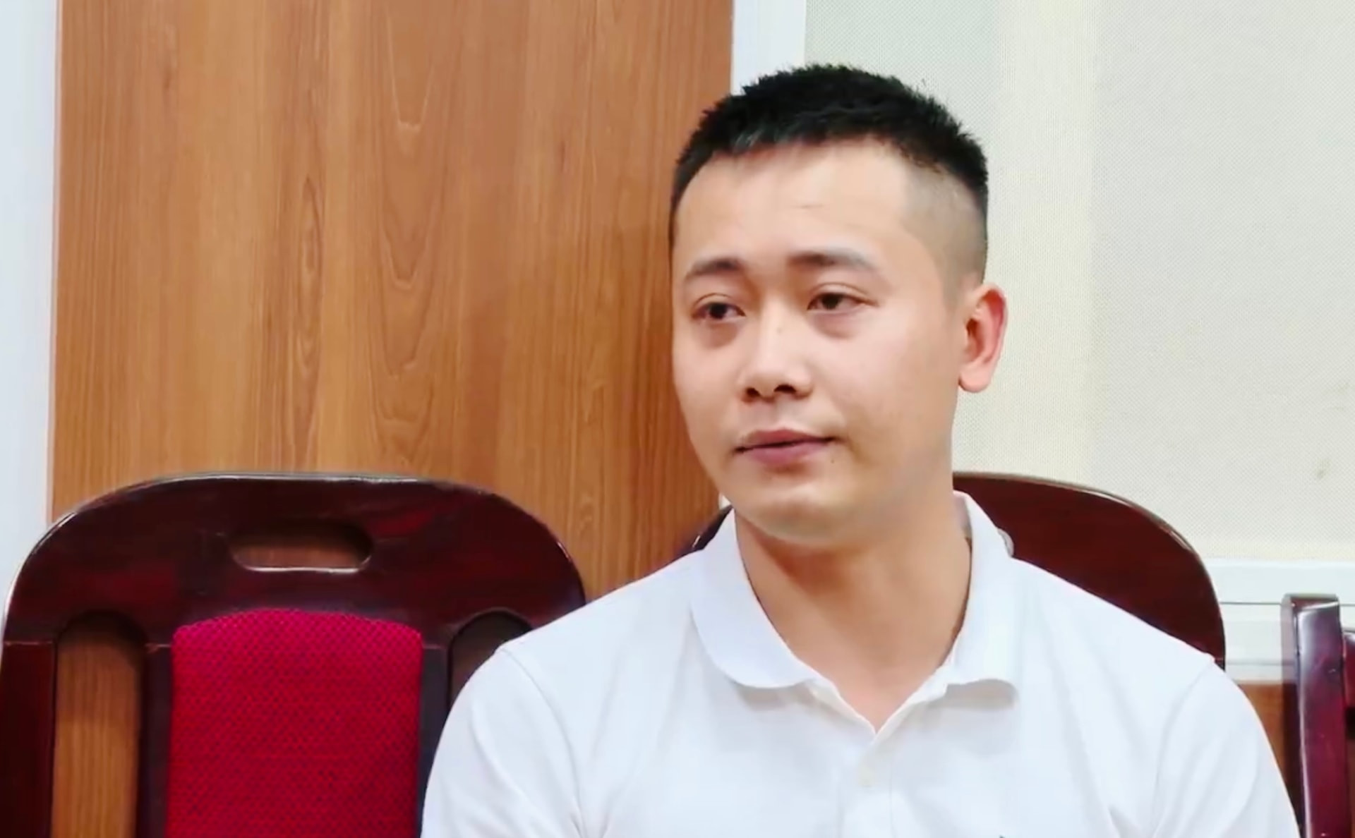 Chị gái Quang Linh Vlogs đăng tâm thư lúc đêm khuya: Em mình sai và trả cái giá bằng những ngày tháng tăm tối nhất của cuộc đời - Ảnh 2.