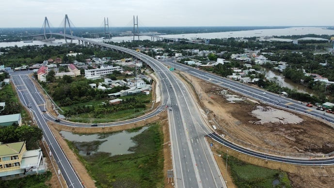 Siết trách nhiệm chủ đầu tư cao tốc đã hoạt động 3 năm, kết nối 2 tỉnh Đồng bằng sông Cửu Long- Ảnh 1. Siết trách nhiệm chủ đầu tư cao tốc đã hoạt động 3 năm, kết nối 2 tỉnh Đồng bằng sông Cửu Long- Ảnh 1.