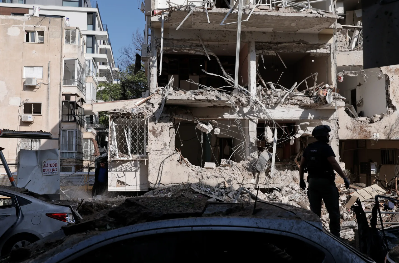 Hơn 1.000 tên lửa Iran đe dọa tấn công Israel