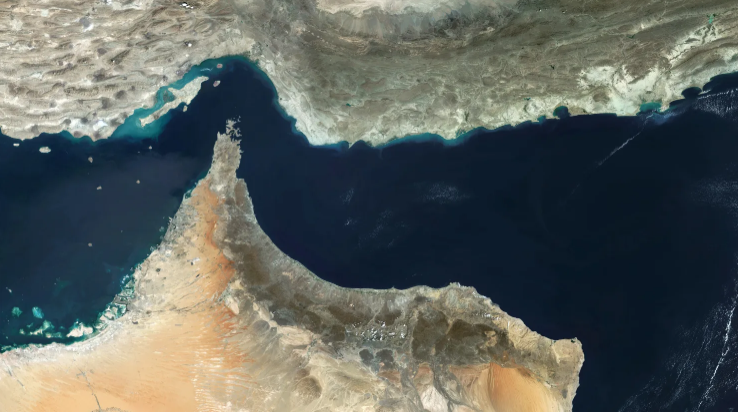 Giá dầu hôm nay 6/4: Tiếp tục tăng mạnh, ông Trump yêu cầu Iran mở eo biển Hormuz trước thứ Ba