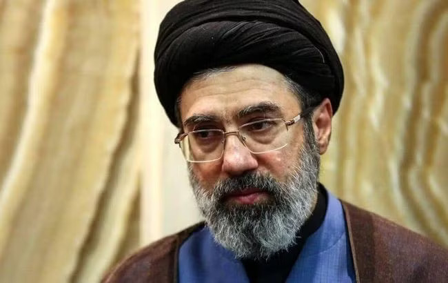 Lãnh tụ tối cao Iran Mojtaba Khamenei. Rộ tin tân lãnh tụ tối cao Iran trong tình trạng nguy kịch - Ảnh 1.