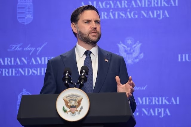 Mỹ tấn công các mục tiêu quân sự trên đảo Kharg của Iran, giá dầu tăng vọt