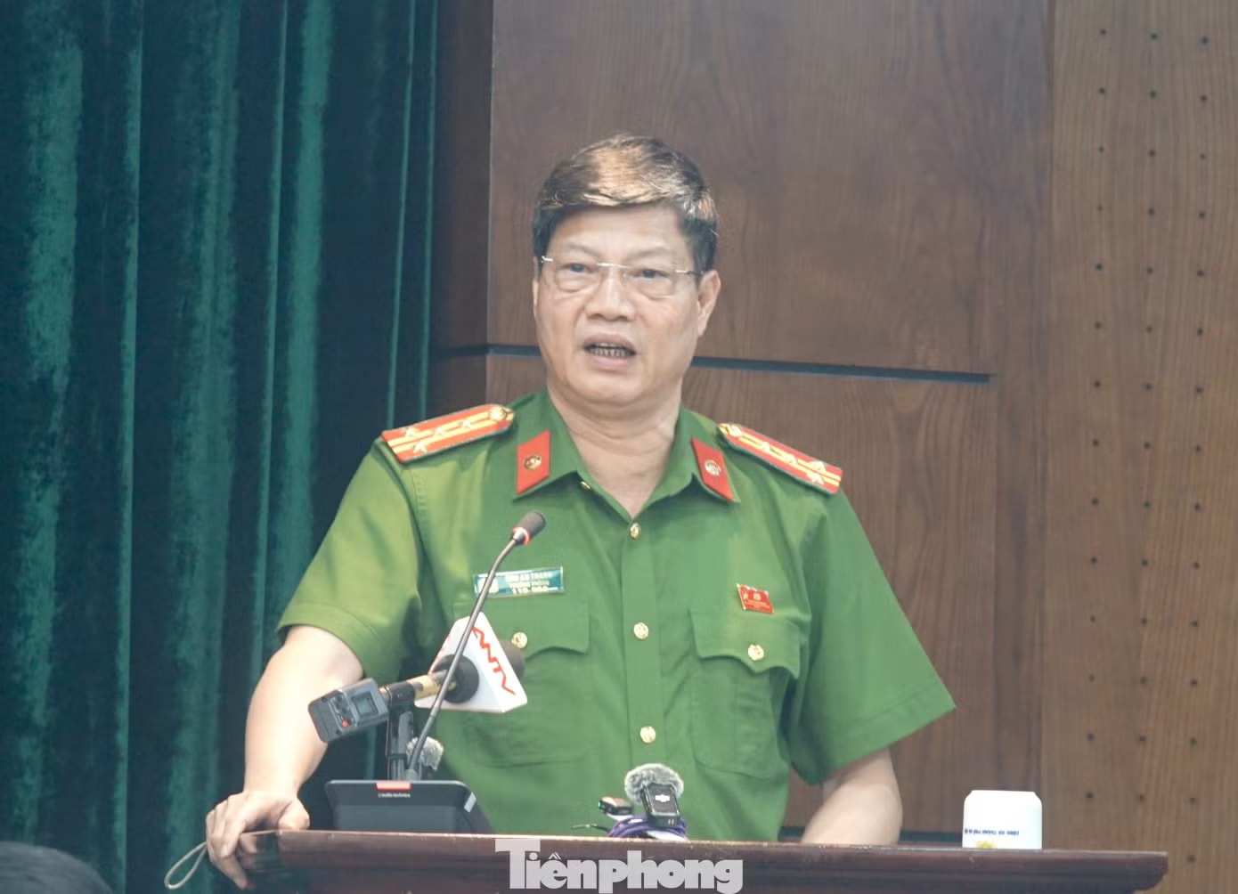 Công an Hà Nội nói về việc người dân mua vàng nhận giấy hẹn - Ảnh 1.