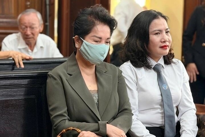 Bà Nguyễn Thị Như Loan bật khóc tại tòa, khẳng định chỉ là nhà đầu tư 'thuần túy'