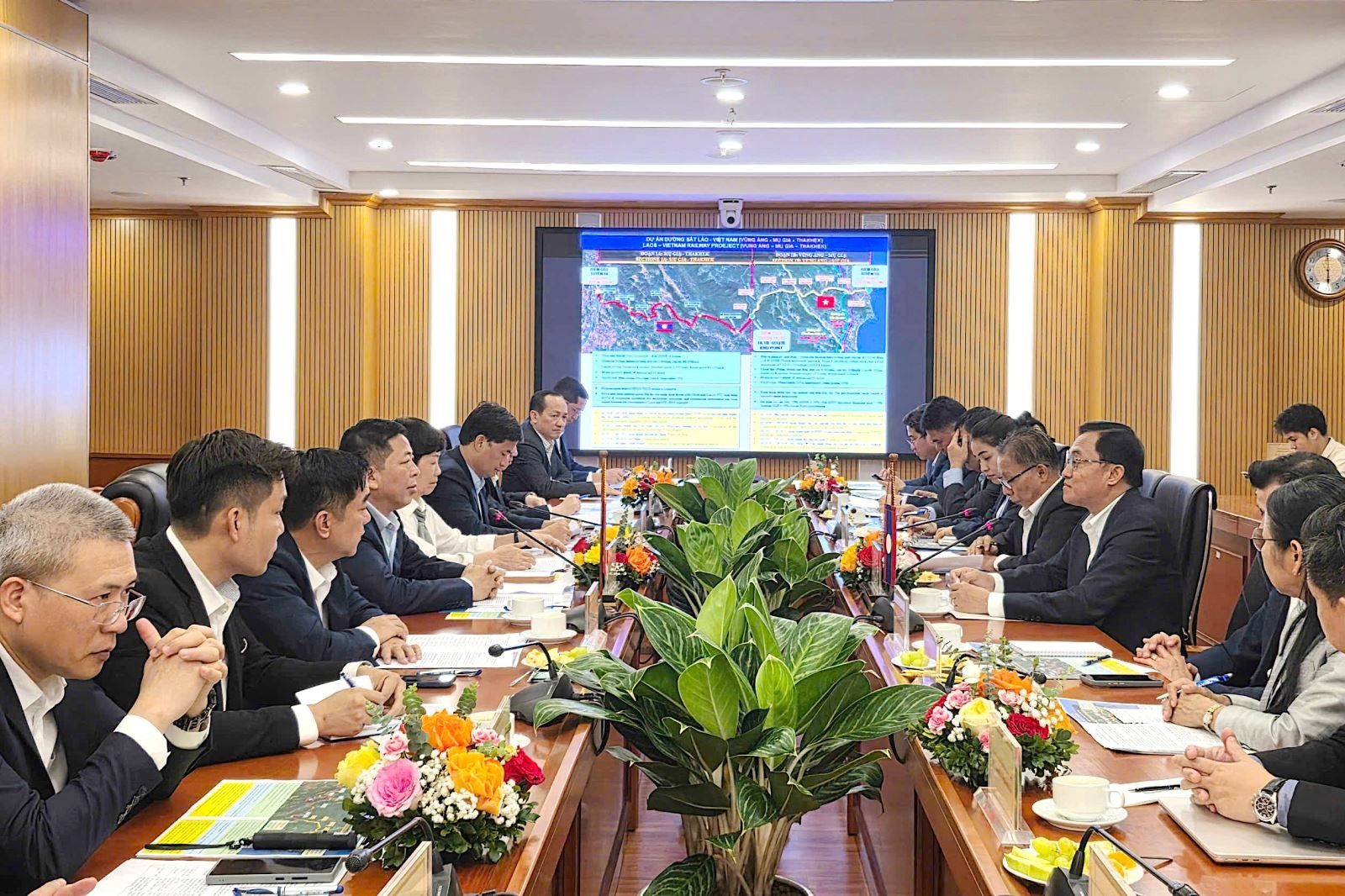 Hình ảnh tại buổi làm việc. Nguồn ảnh: Bộ Xây dựng Hình ảnh tại buổi làm việc. Nguồn ảnh: Bộ Xây dựng