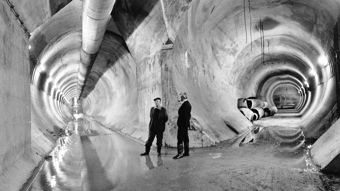 13.000 công nhân, 11 cỗ máy TBM hoàn tất xây dựng đường hầm đường sắt dài 50km, vốn đầu tư hơn 390.000 tỷ đồng - Ảnh 1.