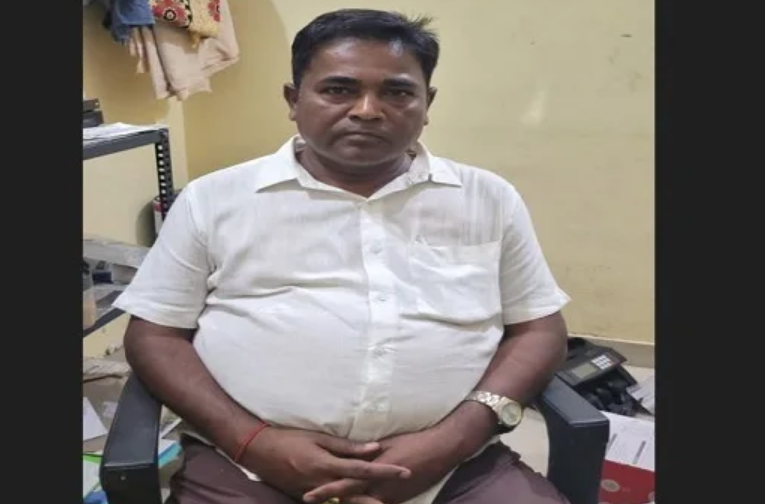 Thu giữ khẩn cấp số tiền mặt trị giá 1,2 tỷ đồng của một Phó Giám đốc