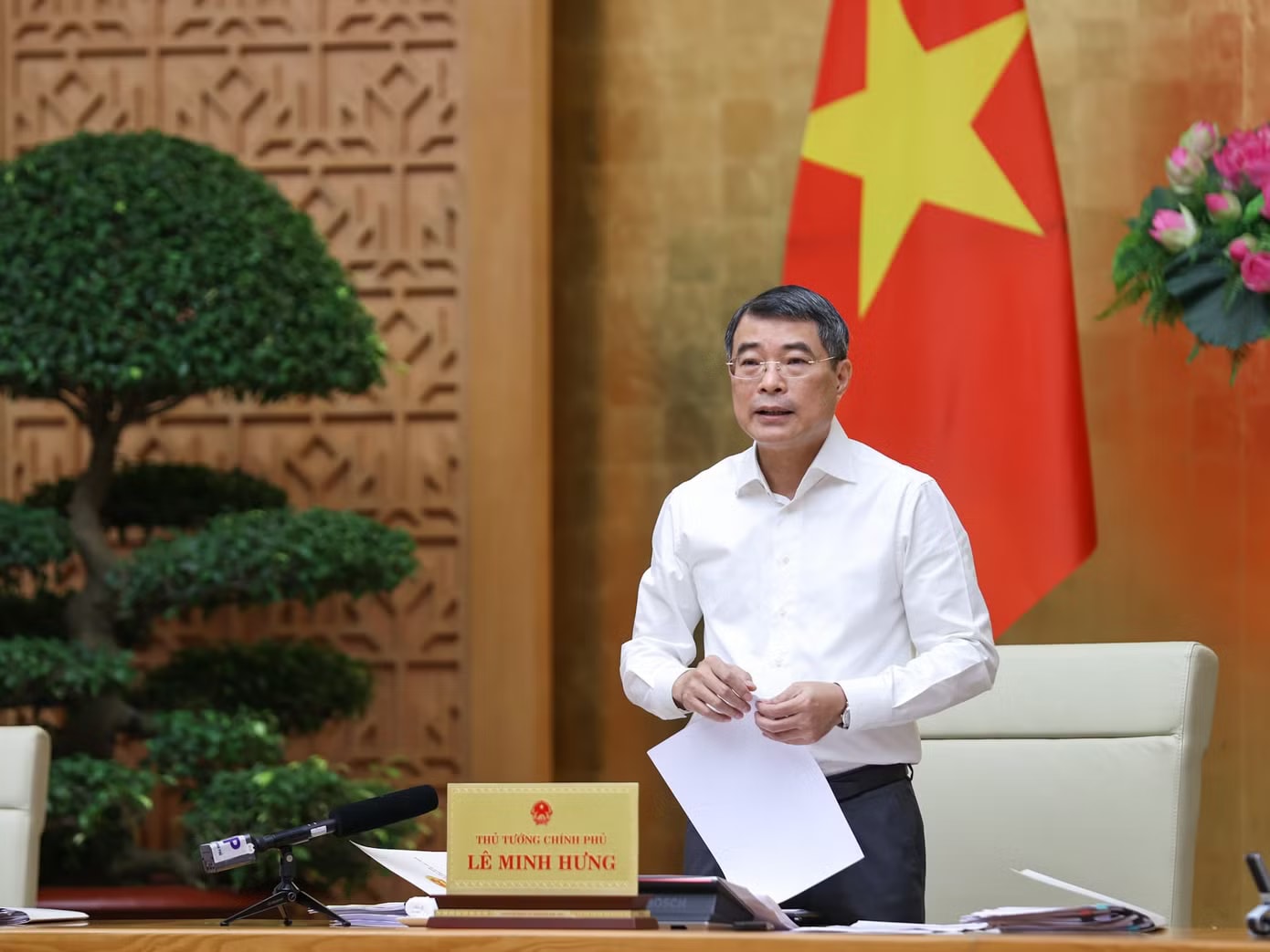Thủ tướng Lê Minh Hưng yêu cầu khẩn trương bắt tay ngay vào công việc - Ảnh 1.