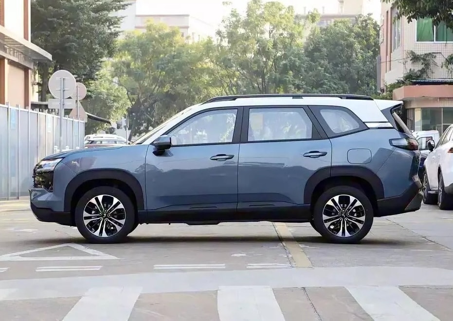 Mazda CX-5 có đối thủ mạnh, mẫu SUV tiệm cận cỡ D thiết kế vuông vức, nội thất đẳng cấp sắp bán tại Việt Nam: Giá ‘rẻ như cho’ không?