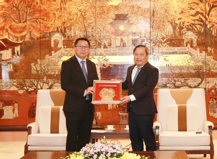 Quốc gia nhận nhiều vốn nhất từ Việt Nam báo tin vui, cam kết 'trải thảm đỏ' cho nhà đầu tư Việt trong lĩnh vực 70 tỷ USD