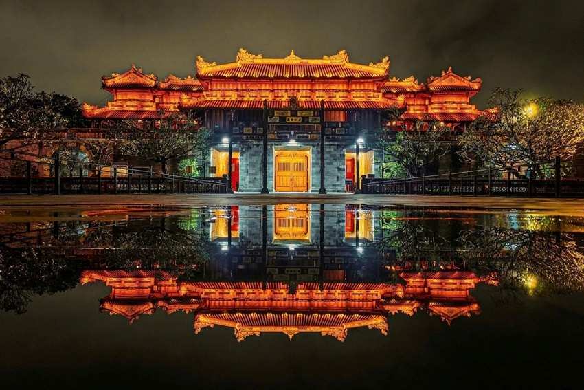 Hoàng Cung Huyền Ảo