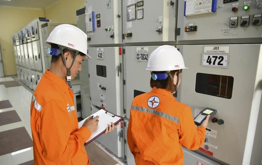 Tiêu thụ điện vượt 1 tỷ kWh, áp lực nguồn cung gia tăng