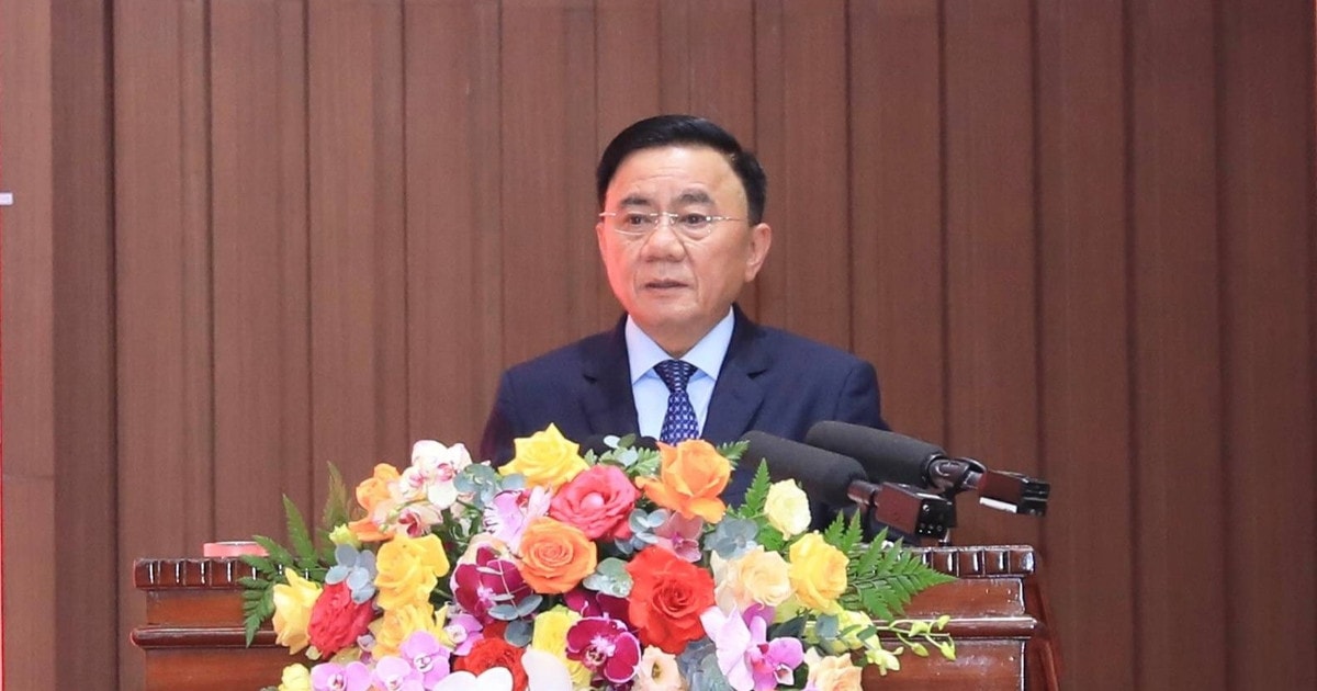 Bộ Chính trị: Nghiên cứu tổng kết, sửa đổi tổng thể Hiến pháp năm 2013