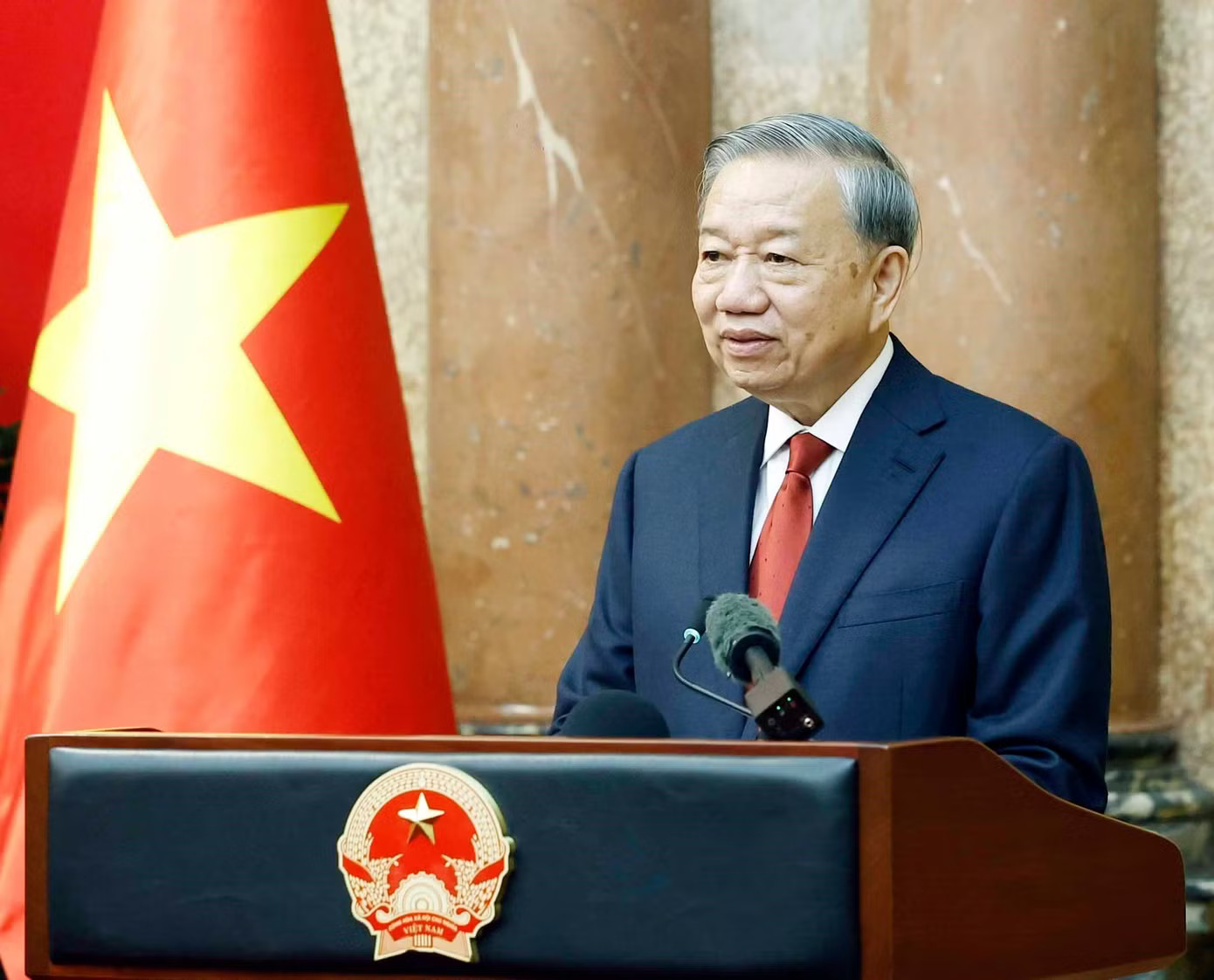Tổng Bí thư, Chủ tịch nước Tô Lâm phát biểu. Ảnh: TTXVN. Bàn giao công tác giữa Tổng Bí thư, Chủ tịch nước Tô Lâm và nguyên Chủ tịch nước Lương Cường - Ảnh 3.
