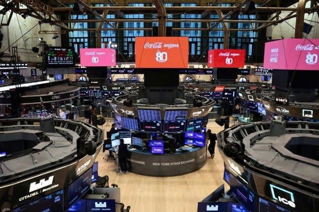 Bí ẩn cú đặt cược 950 triệu USD ngay trước lệnh ngừng bắn Mỹ - Iran, giá dầu lập tức lao dốc 15%