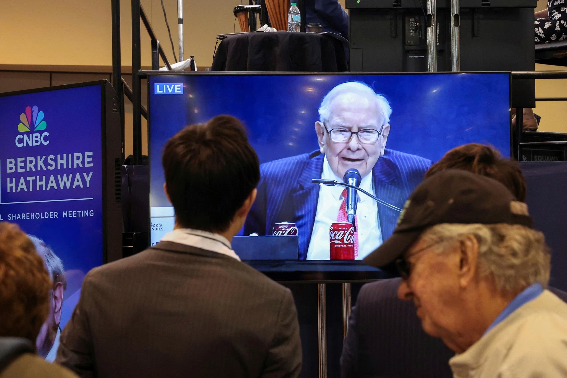 Berkshire hậu Warren Buffett: 'Hút' mạnh 1,7 tỷ USD giữa biến động, tiếp tục đặt cược lớn vào một quốc gia châu Á Berkshire hậu Warren Buffett: 'Hút' mạnh 1,7 tỷ USD giữa biến động, tiếp tục đặt cược lớn vào một quốc gia châu Á