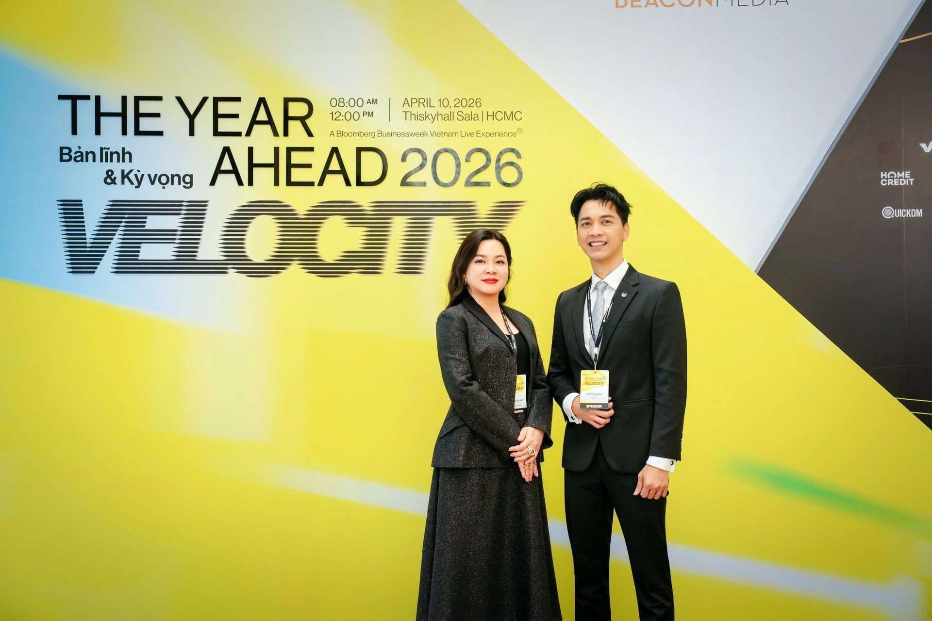 Chủ tịch ACB Trần Hùng Huy 'khoe' ảnh sự kiện, kể câu chuyện dẫn vốn và cơ hội mới