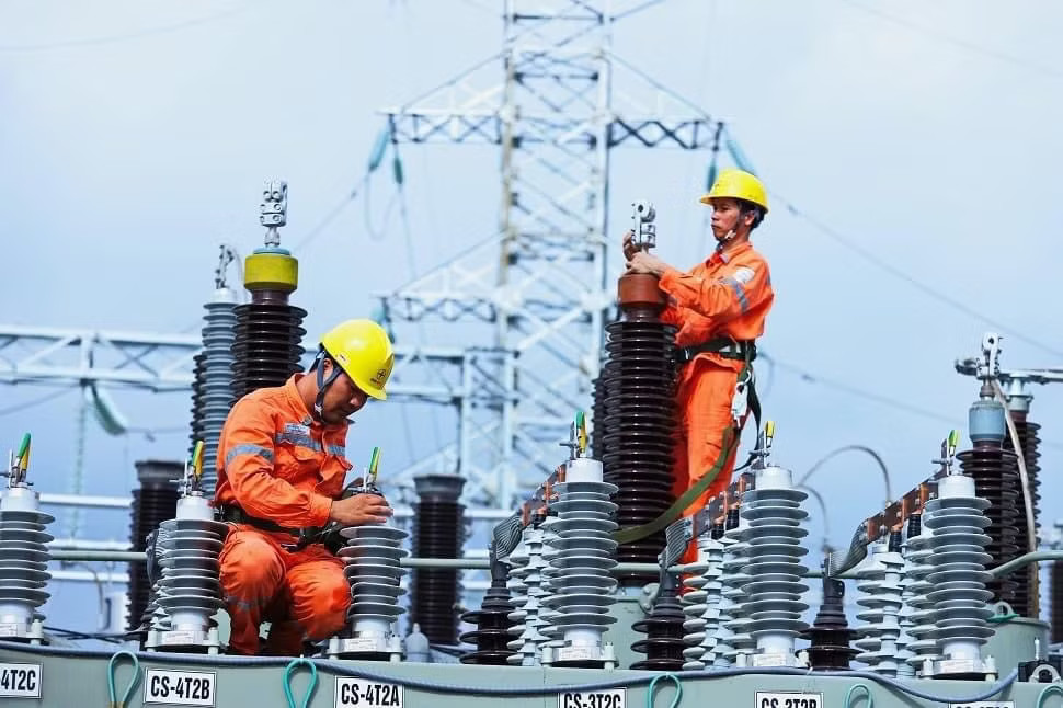 Giá nhiên liệu đầu vào như than, khí, dầu tăng cao làm gia tăng chi phí sản xuất điện. Áp lực cung ứng điện tăng mạnh - Ảnh 1.