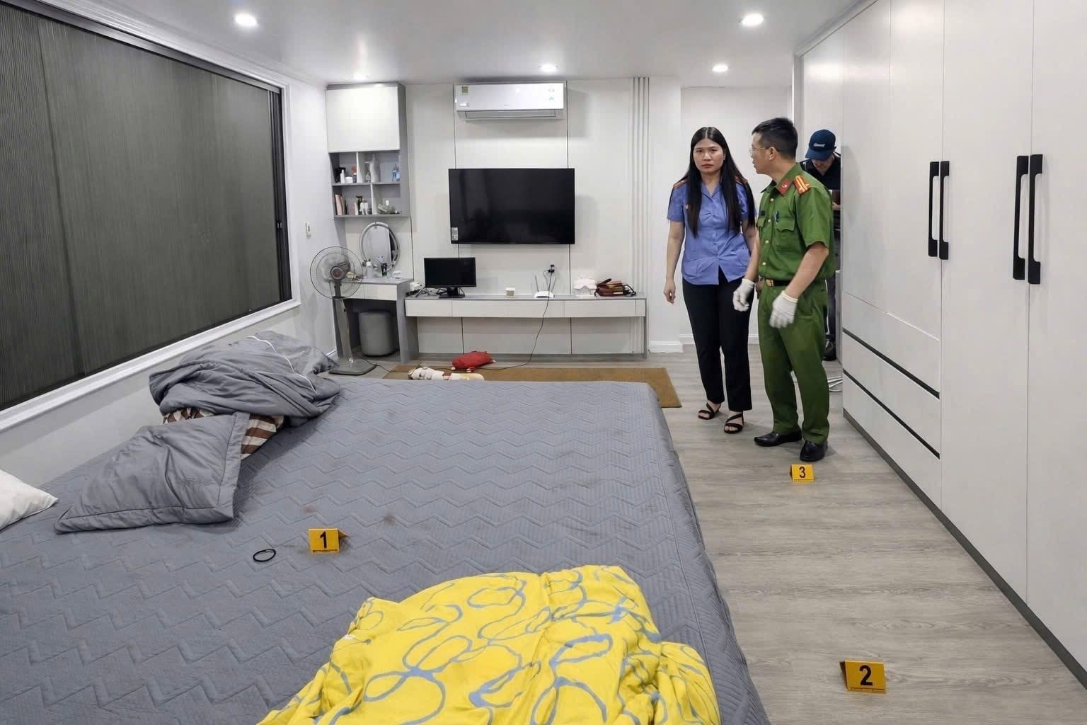 Tạm giữ hình sự nam cán bộ xã sinh năm 1986