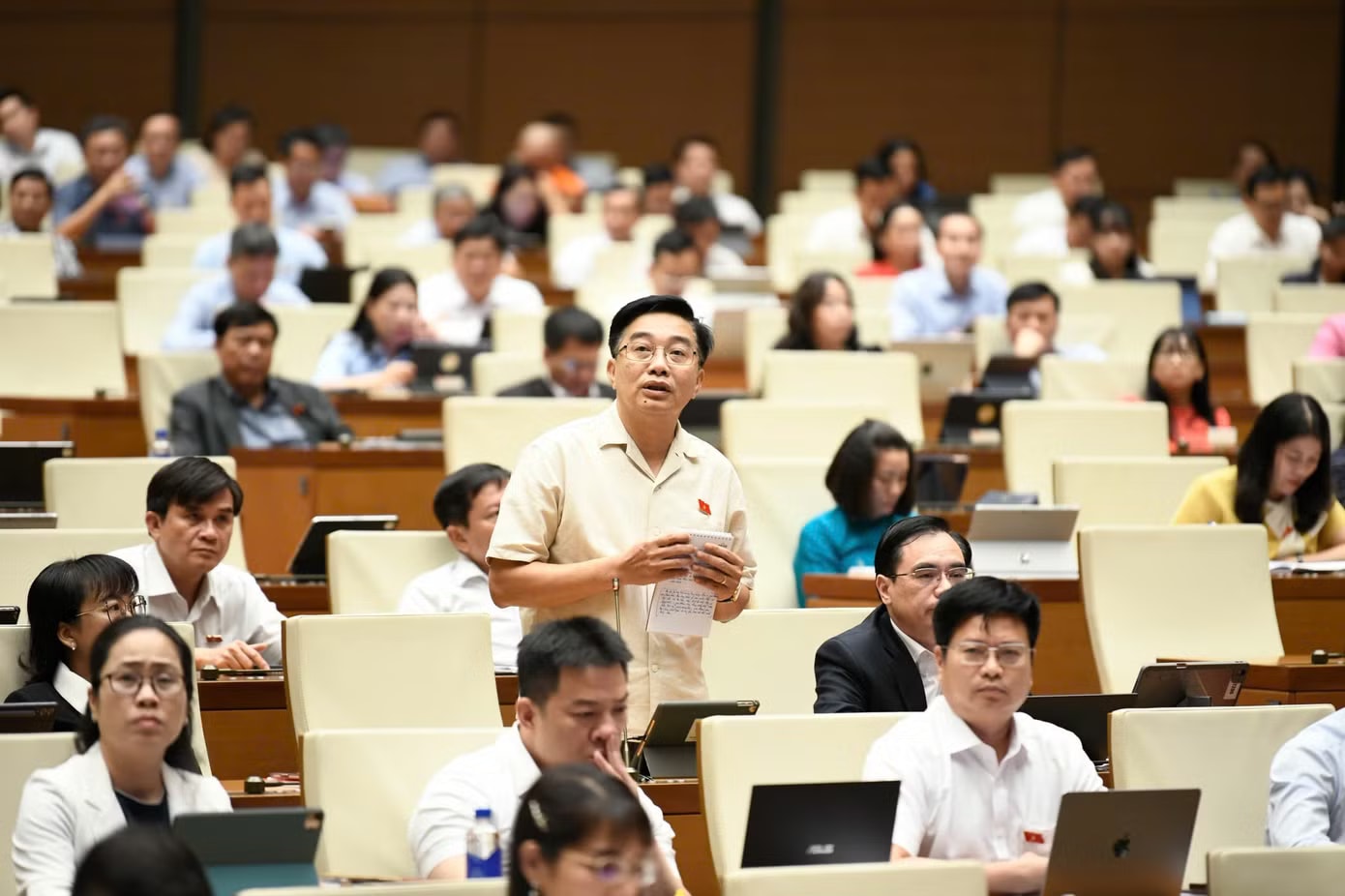 Đề xuất giảm thuế xăng dầu về 0% ít nhất đến 30/9 hoặc đến hết năm 2026 - Ảnh 2.