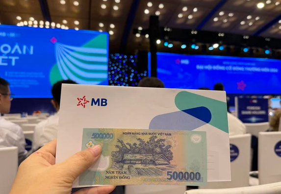 Sẽ không còn phong bì 500.000 đồng, MB thông báo 'cắt' chi phí hỗ trợ cổ đông