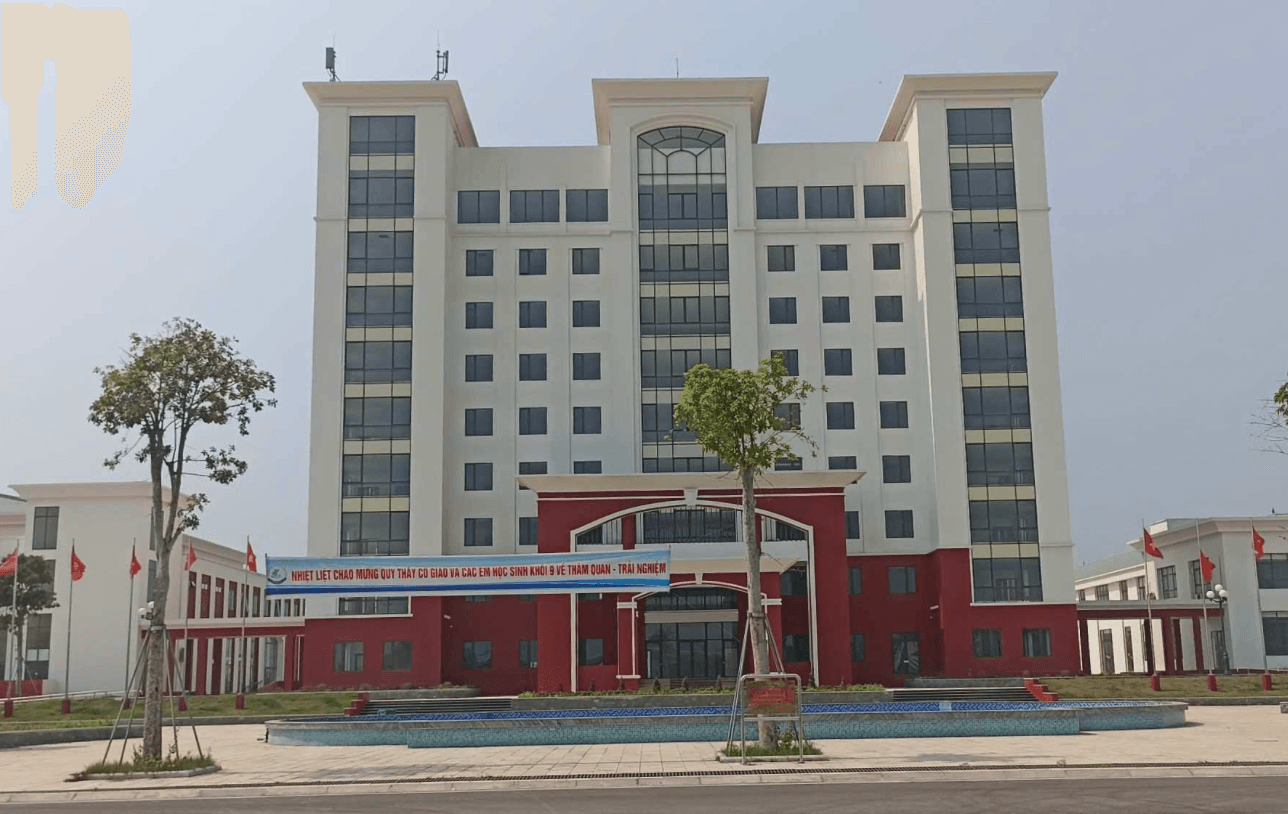 Trường đại học nghìn tỷ bỏ hoang gần 2 thập kỷ: Khánh thành 4 tháng nhưng chưa đưa vào sử dụng- Ảnh 1. Trường đại học nghìn tỷ bỏ hoang gần 2 thập kỷ: Khánh thành 4 tháng nhưng chưa đưa vào sử dụng- Ảnh 1.