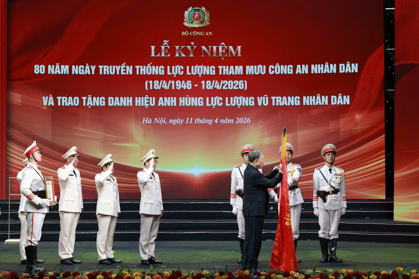 Tổng Bí thư, Chủ tịch nước Tô Lâm dự Lễ kỷ niệm 80 năm Ngày truyền thống lực lượng Tham mưu Công an nhân dân - Ảnh 7.