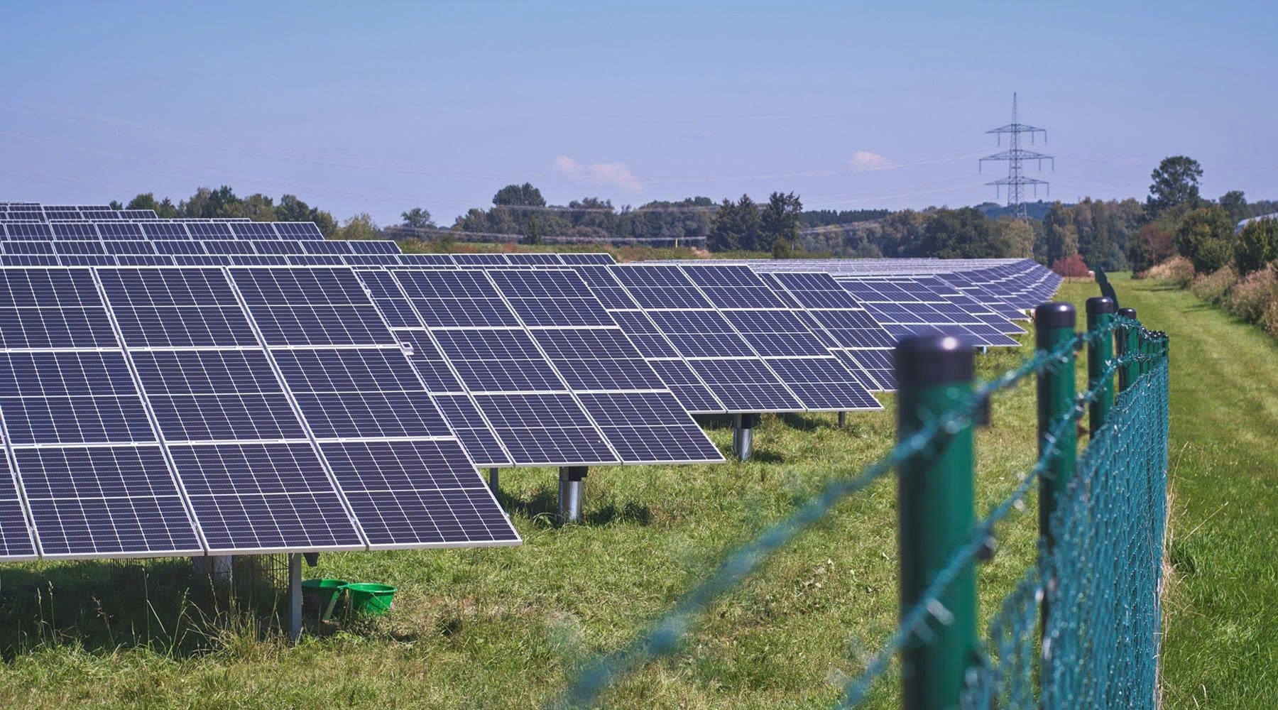 Phê duyệt siêu dự án điện mặt trời 800MW: Rộng bằng 1.700 sân bóng đá, đủ cấp điện cho 180.000 hộ gia đình