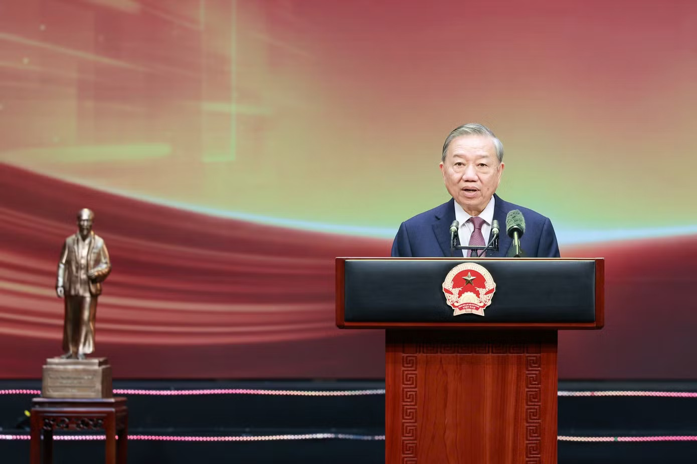 Tổng Bí thư, Chủ tịch nước Tô Lâm phát biểu tại lễ kỷ niệm. Ảnh: Như Ý. Tổng Bí thư, Chủ tịch nước Tô Lâm dự Lễ kỷ niệm 80 năm Ngày truyền thống lực lượng Tham mưu Công an nhân dân - Ảnh 5.