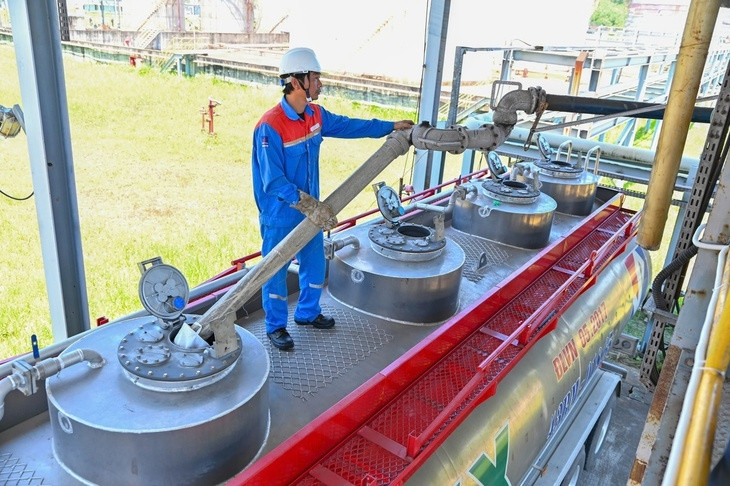 Việt Nam hồi sinh thành công nhà máy nhiên liệu sinh học hơn 2.200 tỷ lớn nhất miền Trung- Ảnh 1. Việt Nam hồi sinh thành công nhà máy nhiên liệu sinh học hơn 2.200 tỷ lớn nhất miền Trung- Ảnh 1.