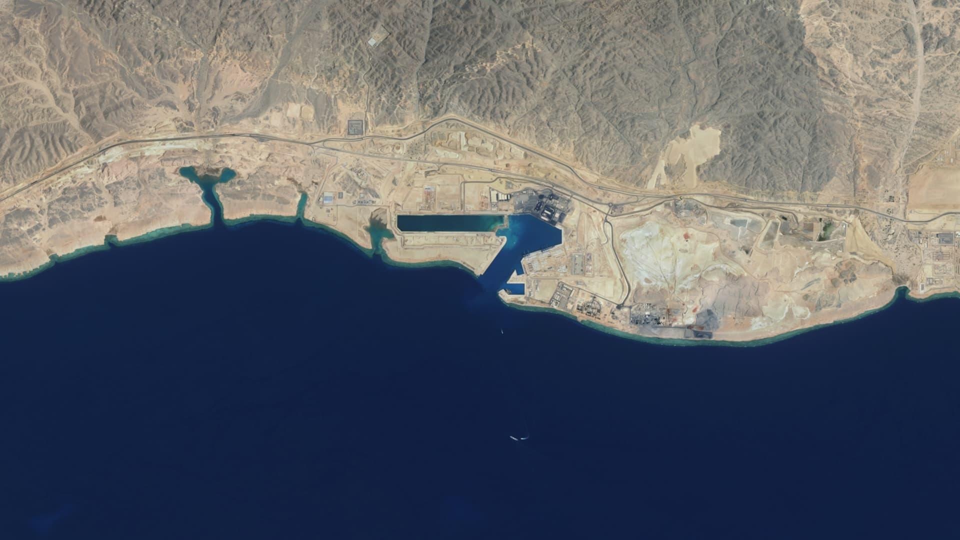 Iran tấn công một loạt đường ống và nhà máy lọc dầu của Saudi Arabia, siết chặt 'yết hầu' dầu mỏ